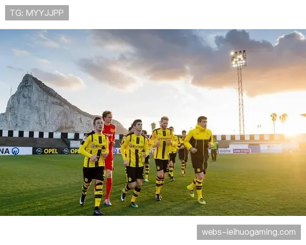 多特西班牙冬训专注进攻，备战法兰克福效果显著